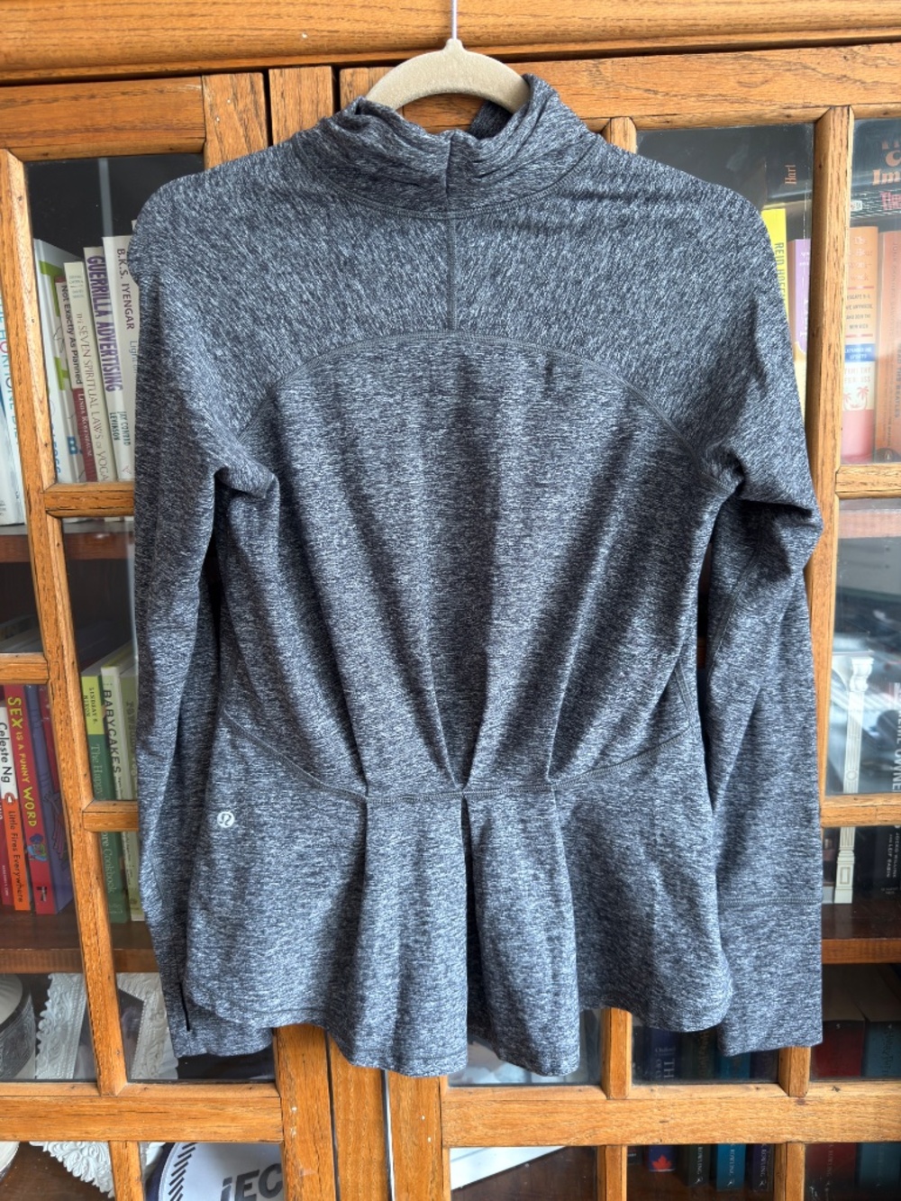 Lululemon Warm Your Core Long Sleeve Shirt Heathered Black Rulu -Estimate Size 6 - Picture 6 of 7